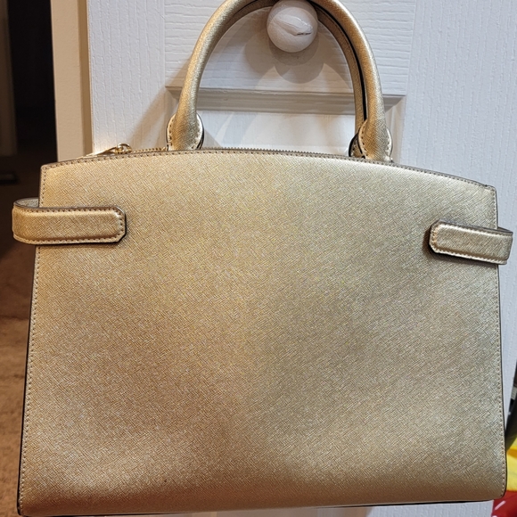 Michael kors handbag. - Picture 2 of 5